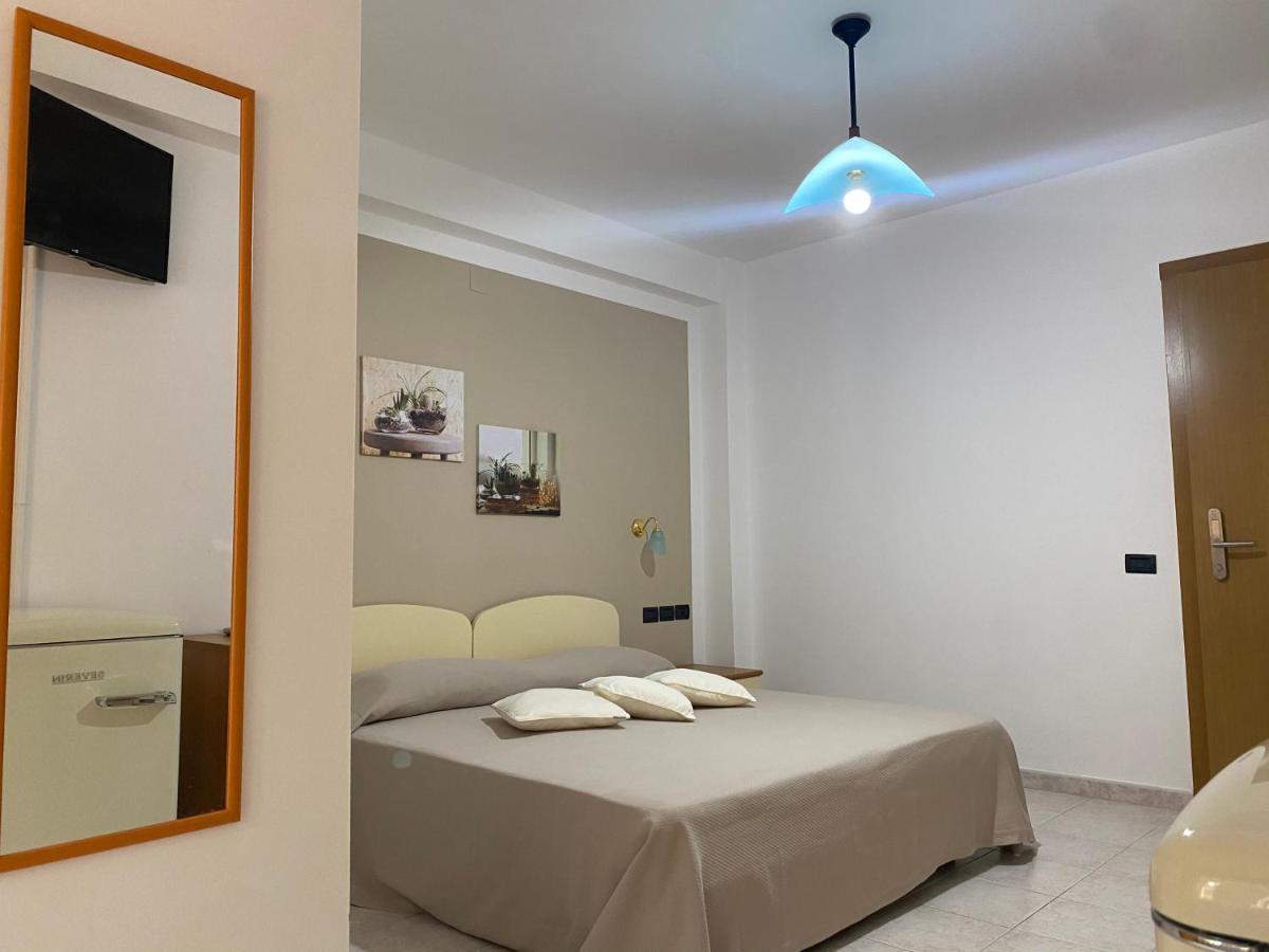 モンテ・サンタンジェロ Al Dolmen Bed & Breakfast エクステリア 写真